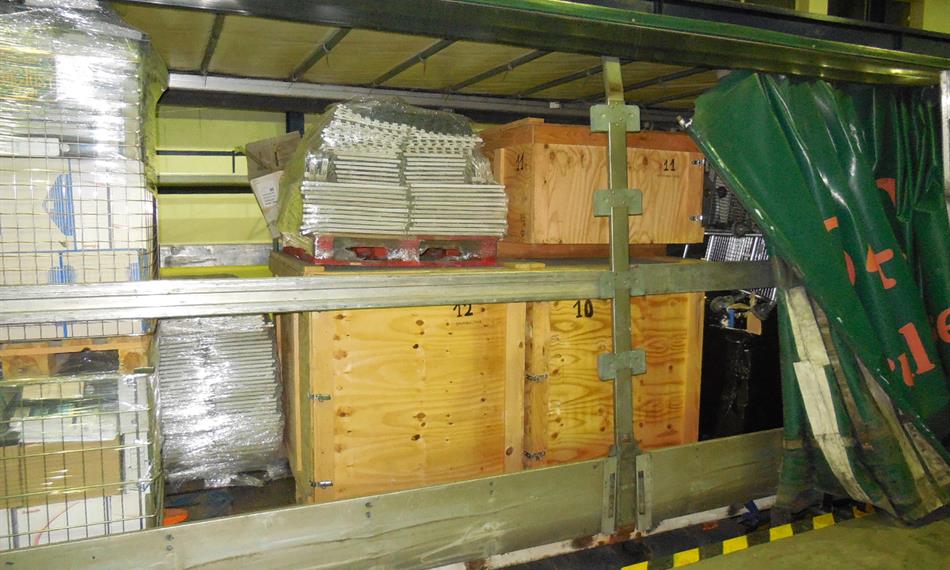 2014-3-27-952bedny v kamionu.jpg